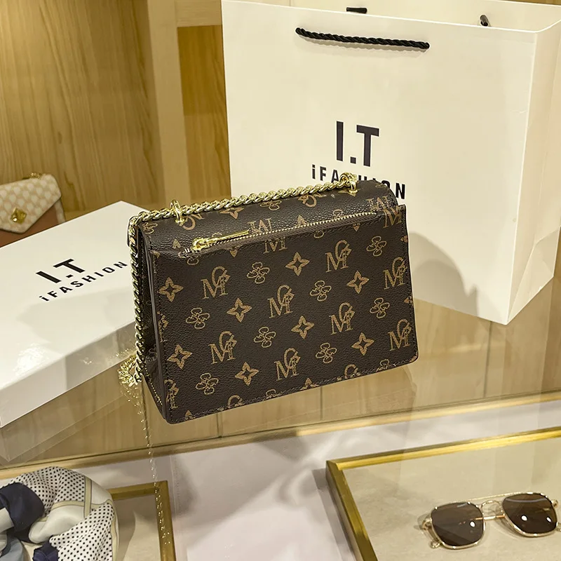 2020 Brand Women Bags Luxury HandbagsMessenger Bags Cover Rivet Bag Girls Fashion Shoulder Bag Ladies Leather Handbags