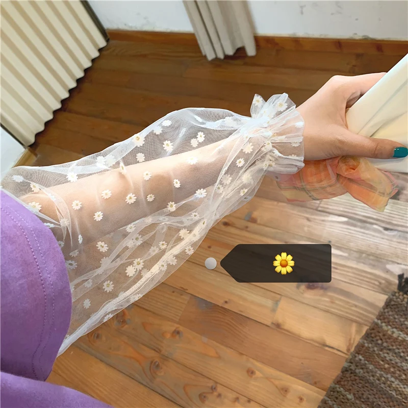

Korean Style Sense of Design Little Daisy Mesh Patchwork Short-Sleeved T-shirt Women's Summer New 2021 Western Style