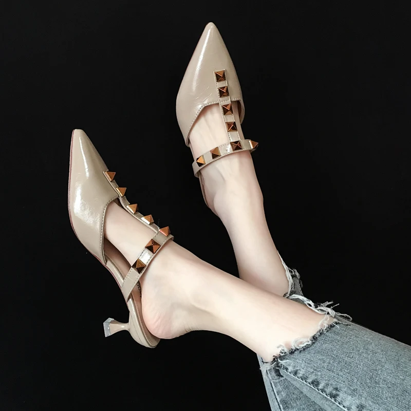

Cover Toe Thin Heels Slippers Women Summer Slides Shallow Fashion Med Rivet Shoes Pantofle Heeled Mules Soft Luxury Pointed 2021