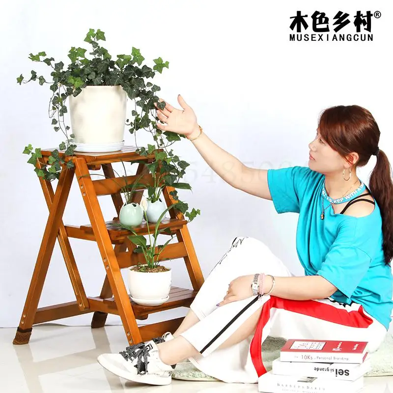 Бесплатная установка трехуровневой лестницы из массива дерева домашняя