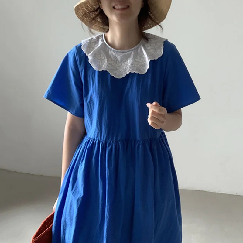 Женское платье с вышивкой свободное контрастное коротким рукавом и высокой