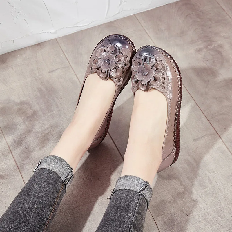 

Chinese Style Women Flat Shoes 2020 Spring Genuine Leather Loafers Female Round Toe Single Slip-on Flower Soft Mother Dance Shoe