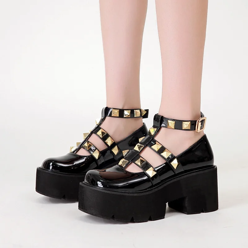 

Лидер продаж, весенне-осенние туфли на танкетке в Корейском стиле, привлекательные женские маленькие кожаные туфли с заклепками, повседнев...