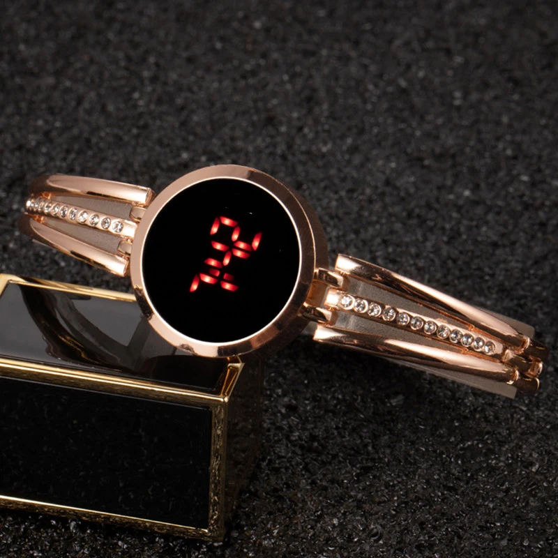 

Mode Frauen Digitale Uhren 2021 Luxus Rose Gold Silber Armbanduhr Armreif Armband LED Elektronische Heiße Verkäufe Reloj Mujer