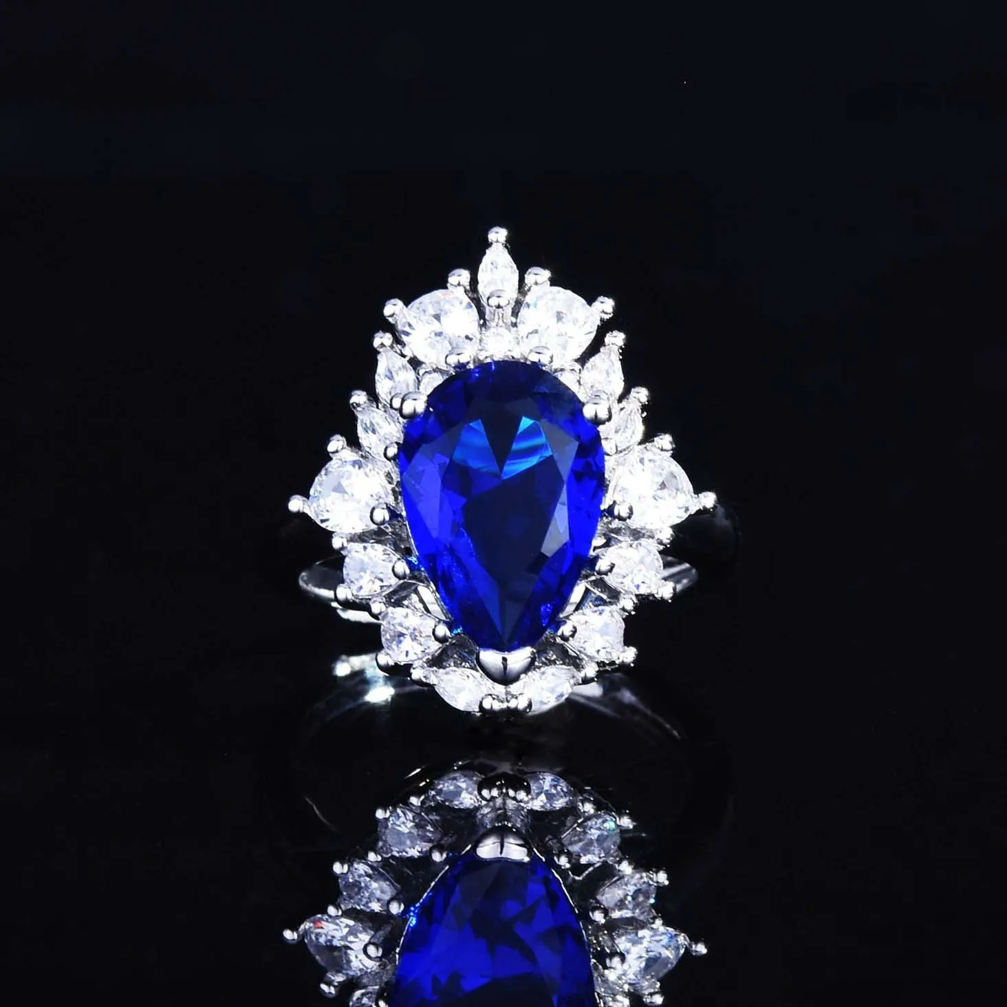 

New Luxury Women Water Drop Engagement Rings AAA Blue Cubic Zirconia Proposal Rings for Girlfriend Fine Anniversary Gifts