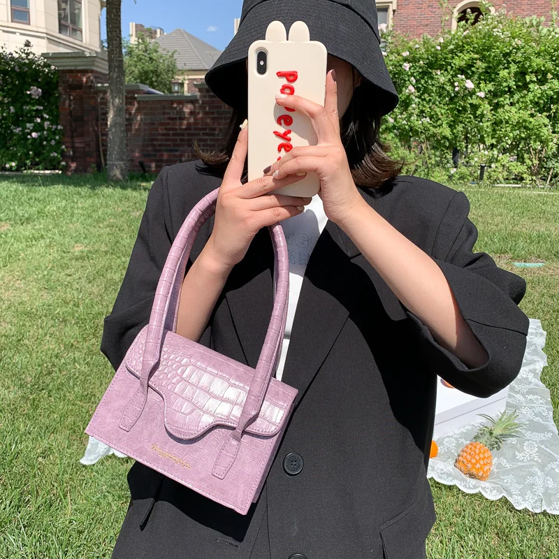 

Small bag female 2020 new Korean version of the retro simple crocodile pattern handbag all-match shoulder bag underarm bag 15