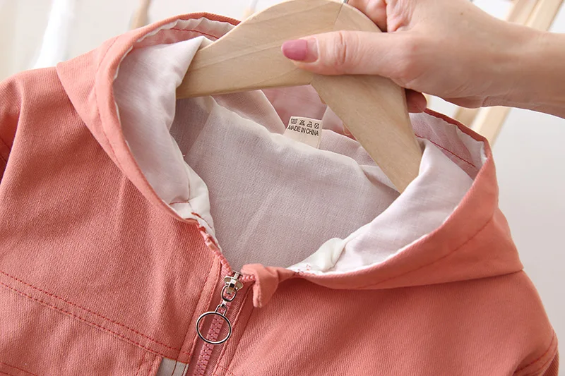 Детская одежда пальто 2020 новая весенняя модная ветровка с вышивкой и капюшоном