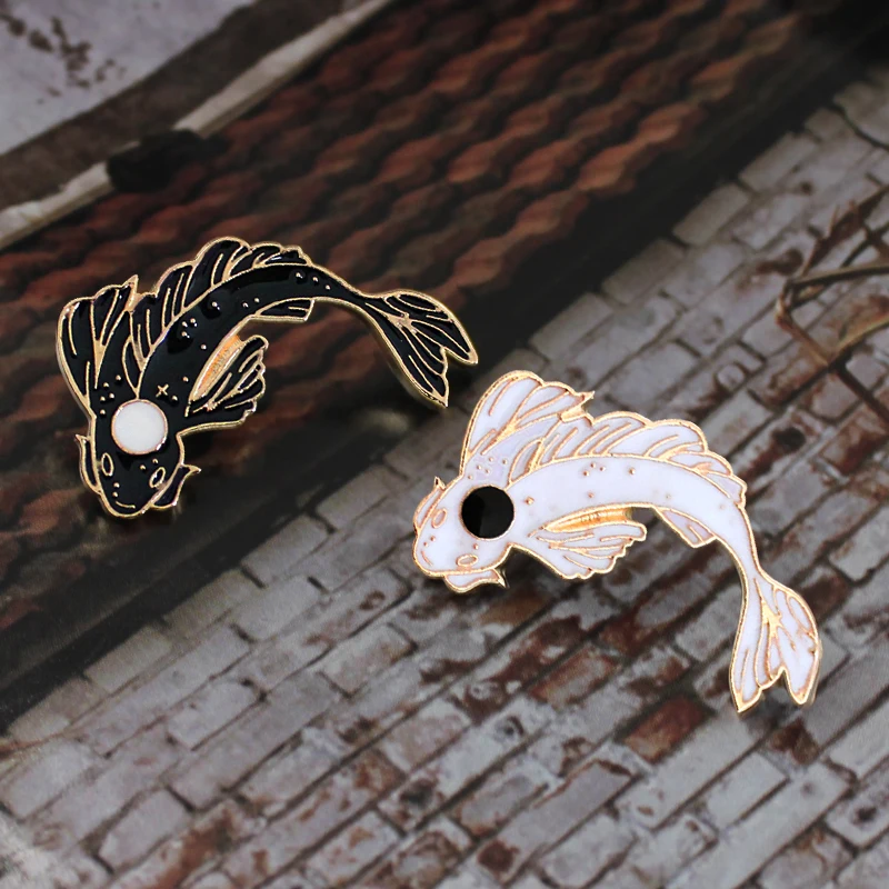 

Pink/White/Black Koi Brooch Cute Goldfish Enamel Pin Denim Lapel Fish BadgeFamily Kid Blessing Gifts Friends Personality Jewelry