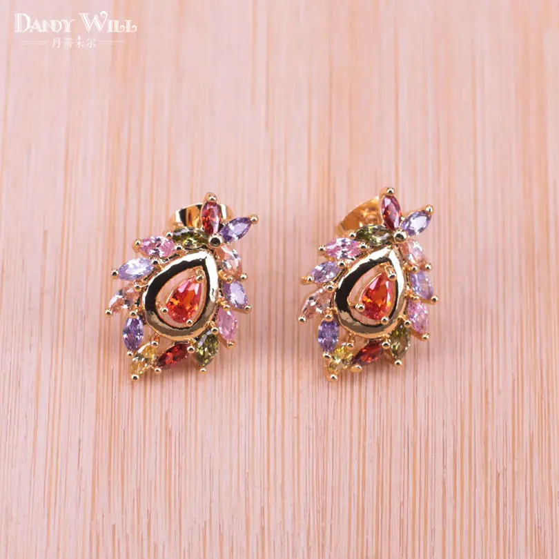 Набор ювелирных украшений золотого цвета искусственная