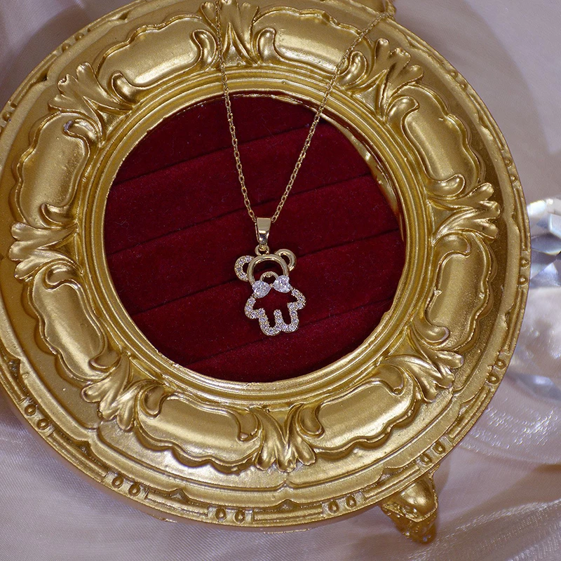 

Korean version of the delicate flash bear cute temperament inlaid zircon flash short clavicle chain temperament necklace