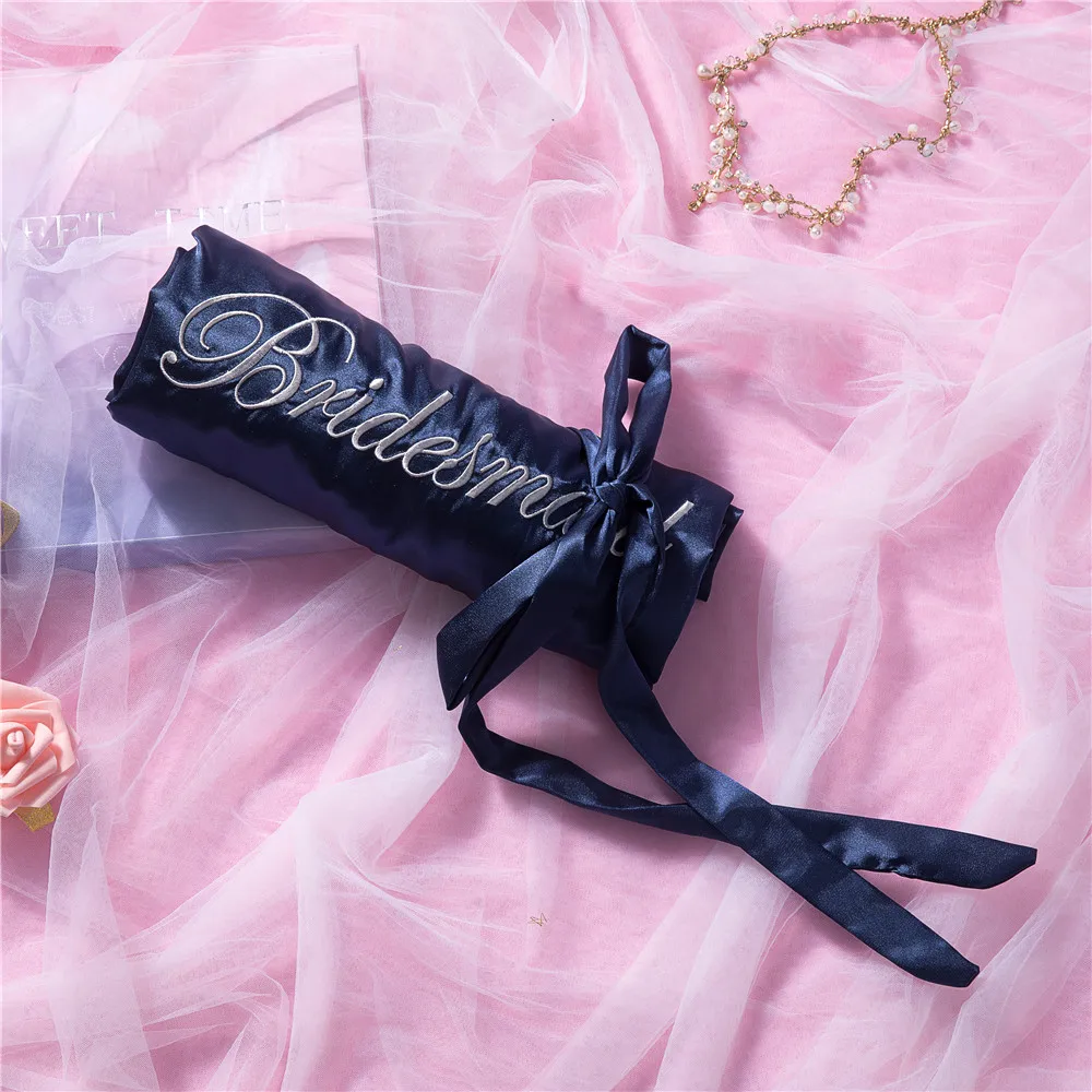 Атласный халат бордового цвета с надписью Невеста подружка невесты шелковое