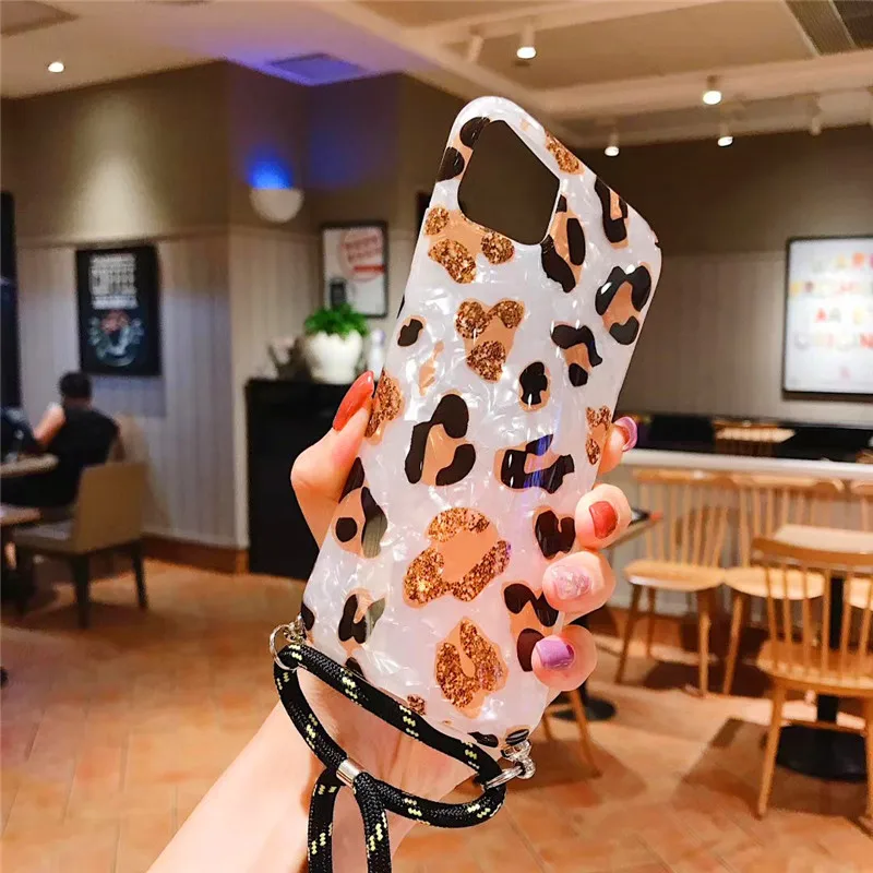 

Suitable foriPhone11pro mobilephoneshell brown leopardphone shell silicone soft shell new se silicone all-inclusive belt lanyard