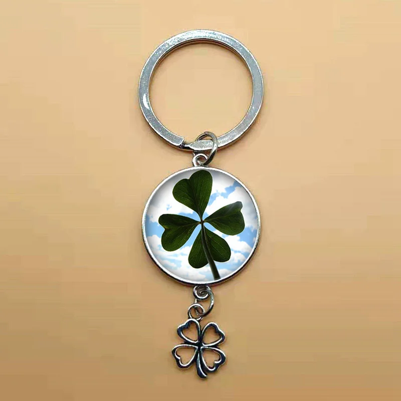 Брелок с подвеской в виде четырехлистного клевера стеклянный выпуклой
