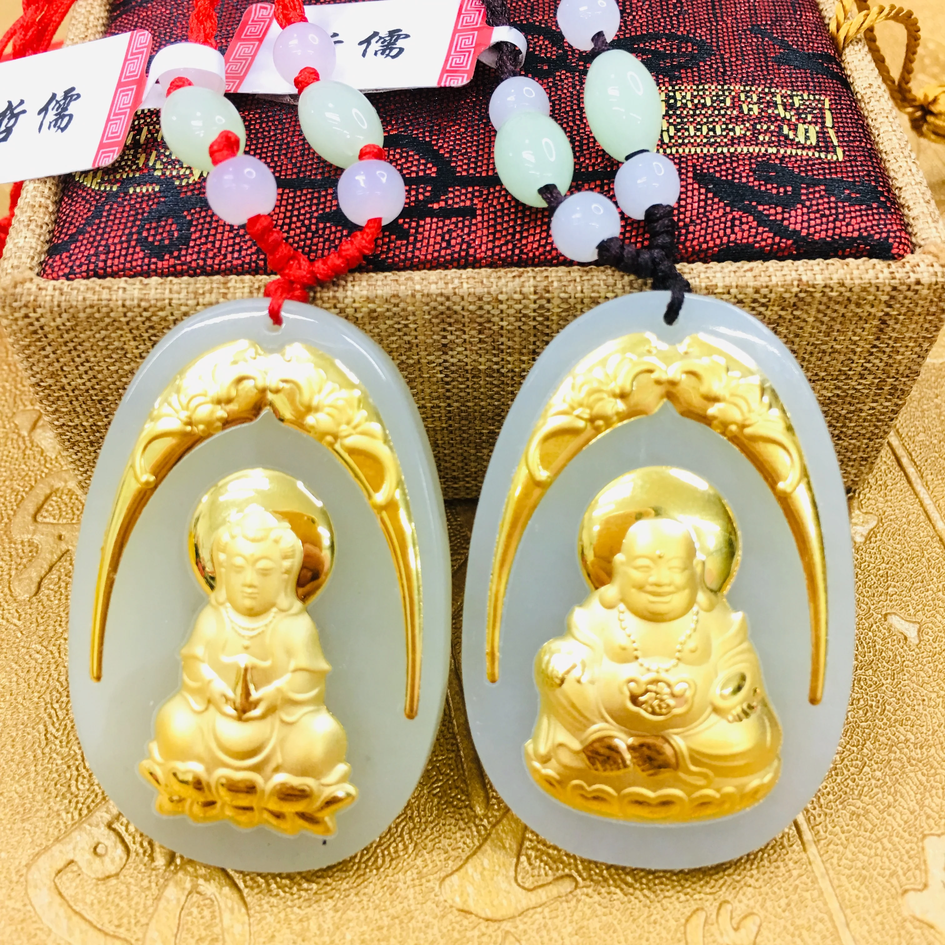 Отправить сертификат уровня а большая часть подвескаиз натурального камня белый