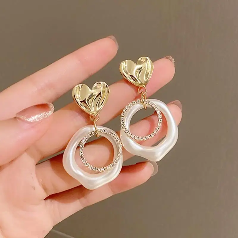 

Серьги женские маленькие и милые из серебра 925 пробы с жемчугом