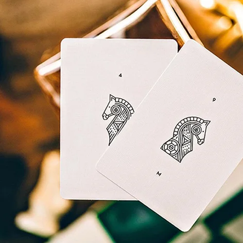 Колода карт Рыцари V2 (белый) игральные карты Мэдисон и Ramsey - Ellusionist купить по