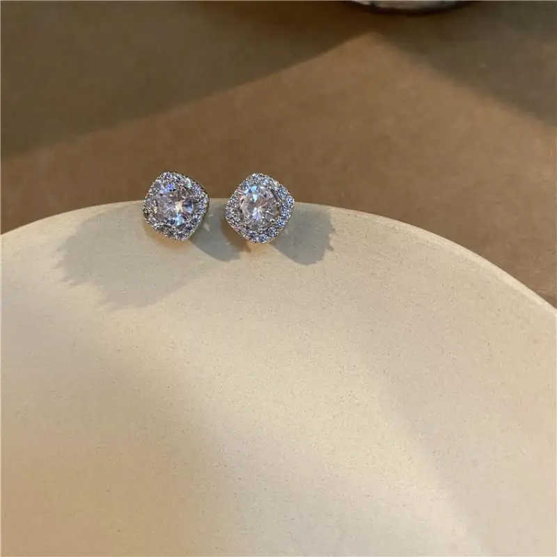 

Zircon Multifaceted Earrings Striking Cubic Zirconia Earrings for Women Simple Wedding Stud Earrings