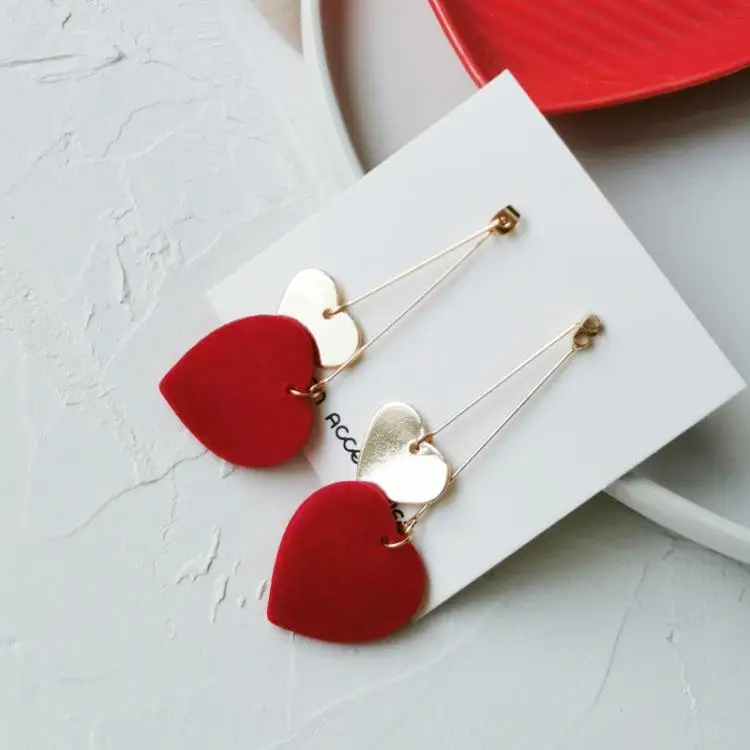 Новые акриловые геометрические серьги трендовые красные с сердечком милые