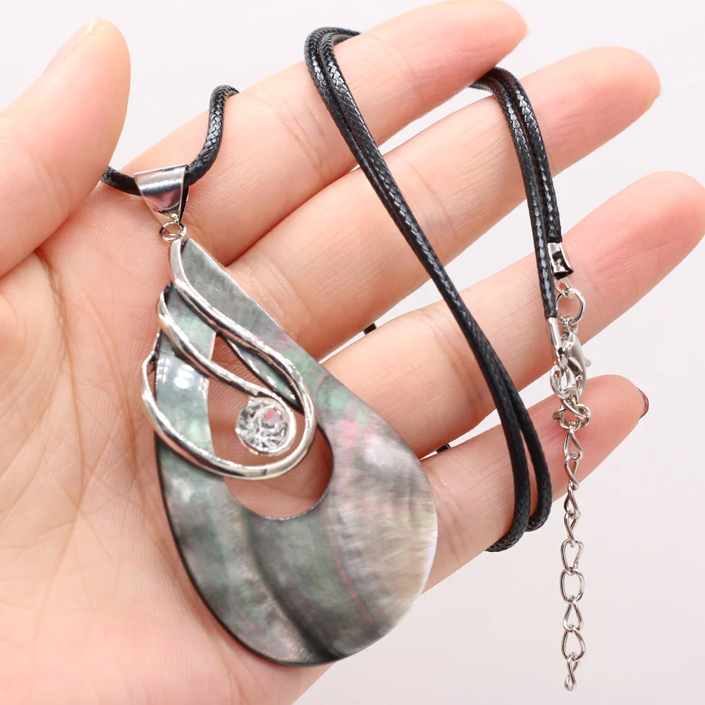 

New Design Musical Note Necklaces Pendant Chokers Fashion Hollow out Mother-of-pearl Pendant Necklaces for Women Gift