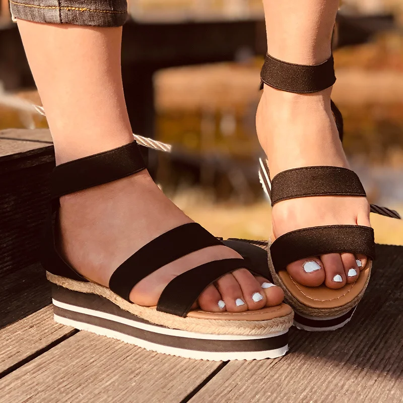 

Women's Thick-soled Flat Sandals 2021 Summer New Leopard Print Buckle Round Toe Casual Shoes Comfortable Lightweight Sandals