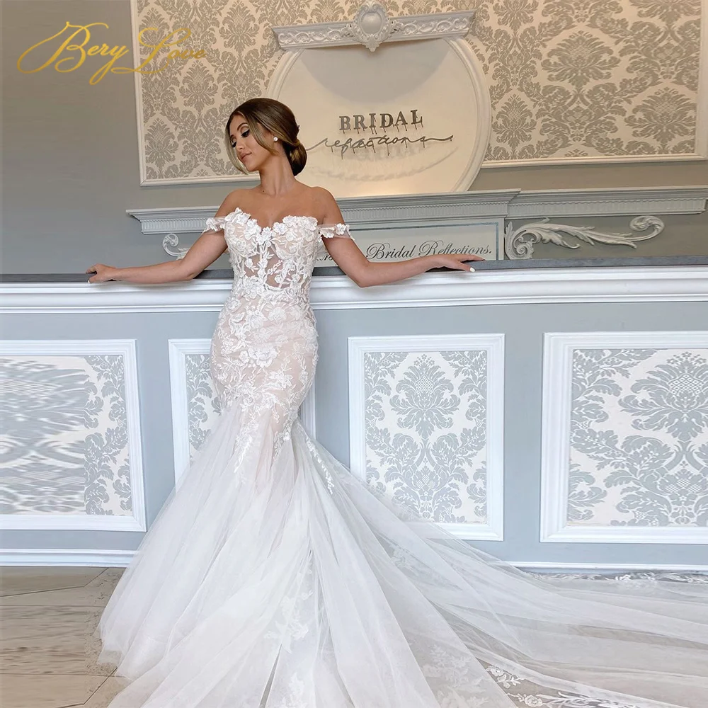 

BeryLove White Mermaid Wedding Dress Lace Tulle Applique Sweetheart Off the Shoulder Bridal Dress Long Bohemian vestido novia