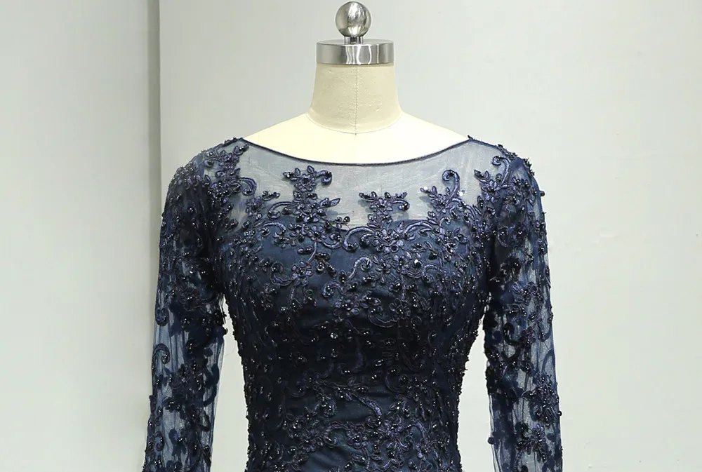 Платье трапеция в пол для матери невесты с длинным рукавом и глубоким круглым