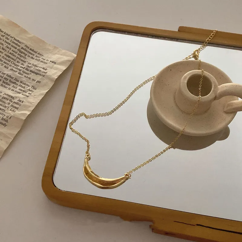 

Minar Minimalist Small Reticulated Textured Leaf Pendant Necklace Statement Trendy Moon Charms Necklaces Jewelry for Women 2021