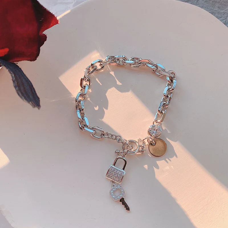 

Fashion Micro Inlaid Zircon Key Lock Bracelet Chain Bracelet Personality Women's Party Bracelet Hip Hop Jewelry Birthday Gift