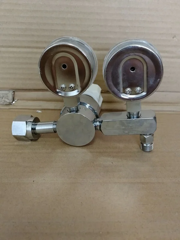 

Professional medical CGA540 Oxygen regulator for cylinder with electroplating trolley