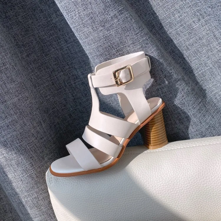 

Cowhide thick heel high heel sandals Beige belt buckle ROMAN SANDALS