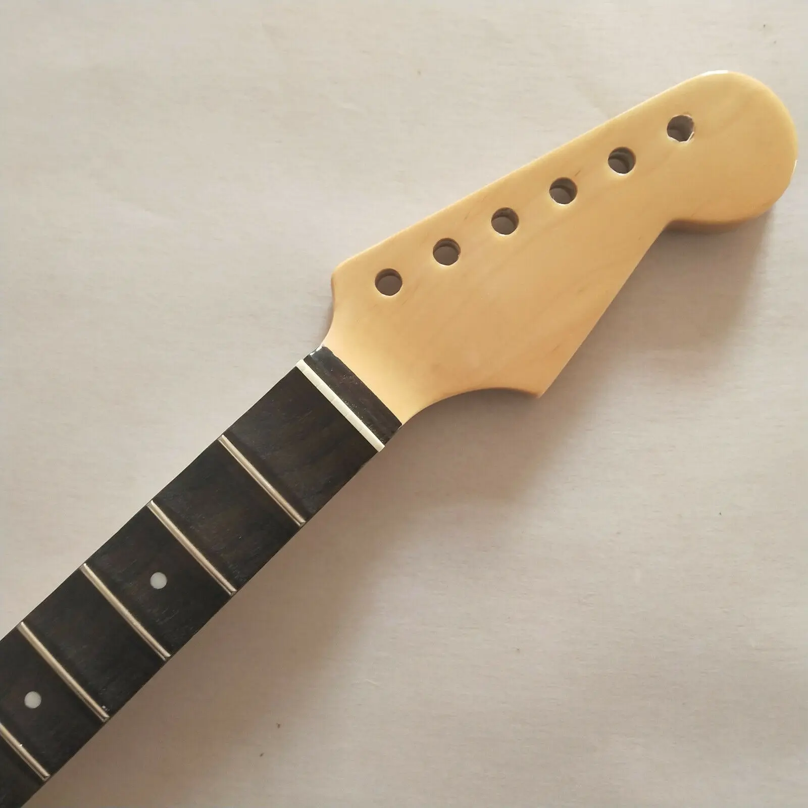 Глянцевая зубчатая электрическая гитара гриф 22 лада кленовый палисандр|Детали и