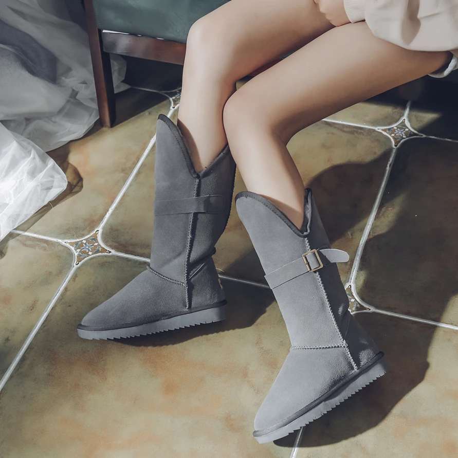 gray suede G и zacoбыл натуральный зимние ботинки с лисьим мехом Для женщин натуральная кожа коровы замшевые кожаные ботинки Зимние черные сапоги до середины икры, женские сапоги выше колена из меха енота; теплые сапоги на плоской подошве - Цвет: gray suede