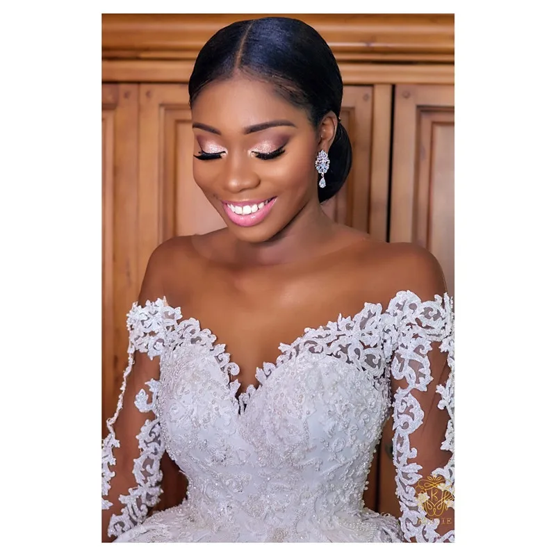 

2020 New Luxury Long Sleeve Ball Gown Wedding Dress Illusion Top Pearl Beaded Lace Bridal Gown Vestido De Noiva