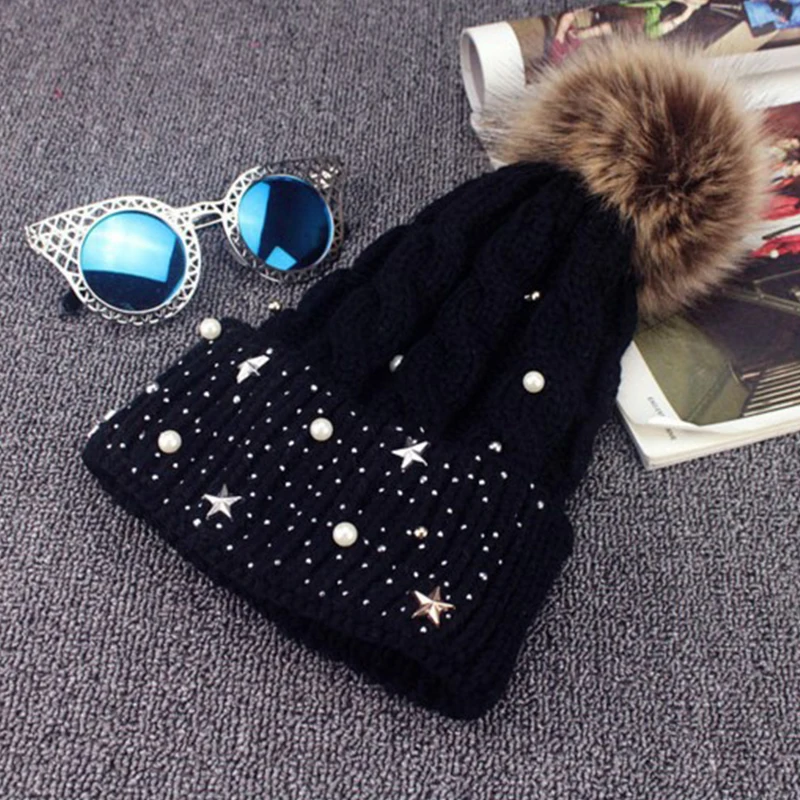 

Вязаная шапка с пятиконечной звездой и шипами, женская зимняя теплая шерстяная шапка с меховым помпоном, Рождественский головной убор, Повс...