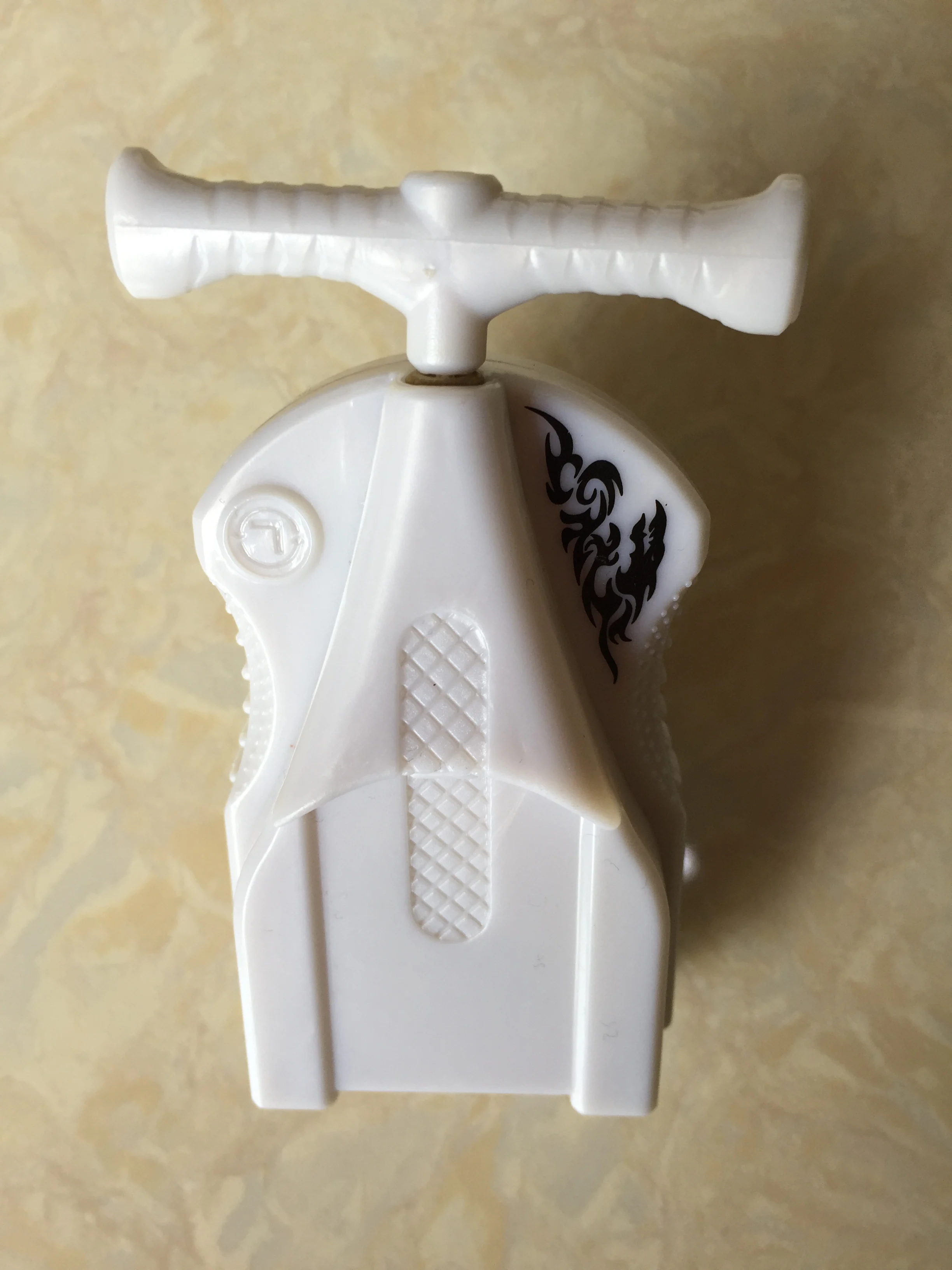 Пусковая установка Tomy для правого вращения Beylauncher белого цвета Bey blade | Игрушки и