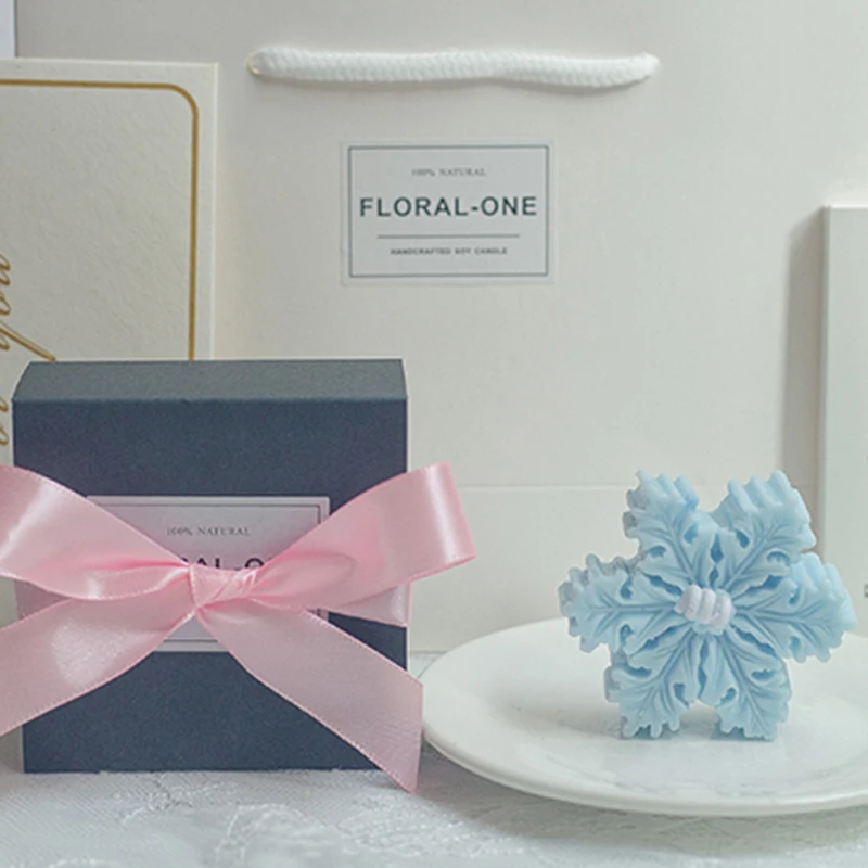 

Flameless Luxury Christmas Candles Aromatic Soy New Year Snowflake Candle Rituals Birthday Cute Velas Perfumadas Decoration