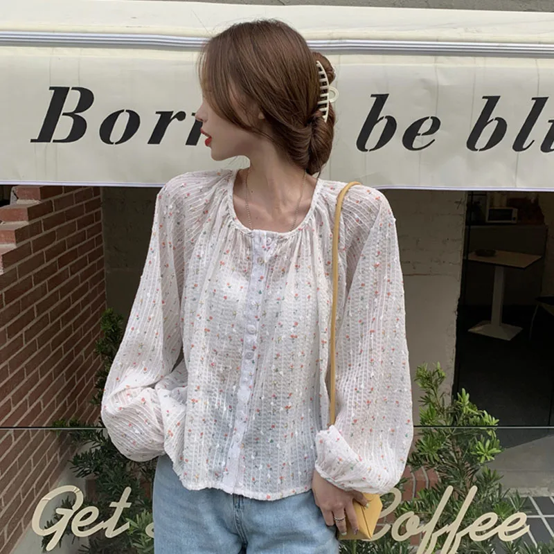 Женская блузка в полоску с круглым вырезом и длинным рукавом