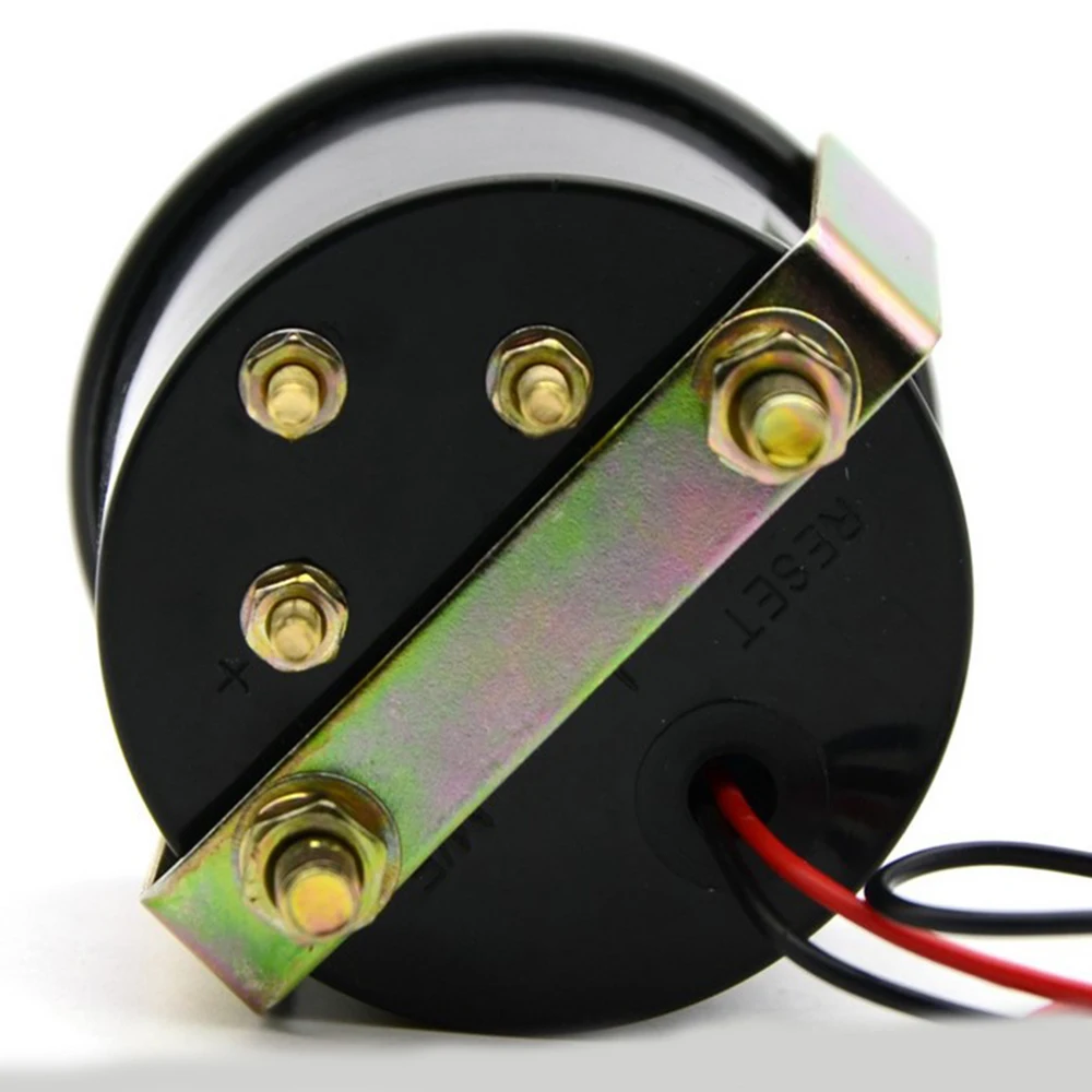 Цифровой датчик температуры воды черного цвета с датчиком как правило металла и