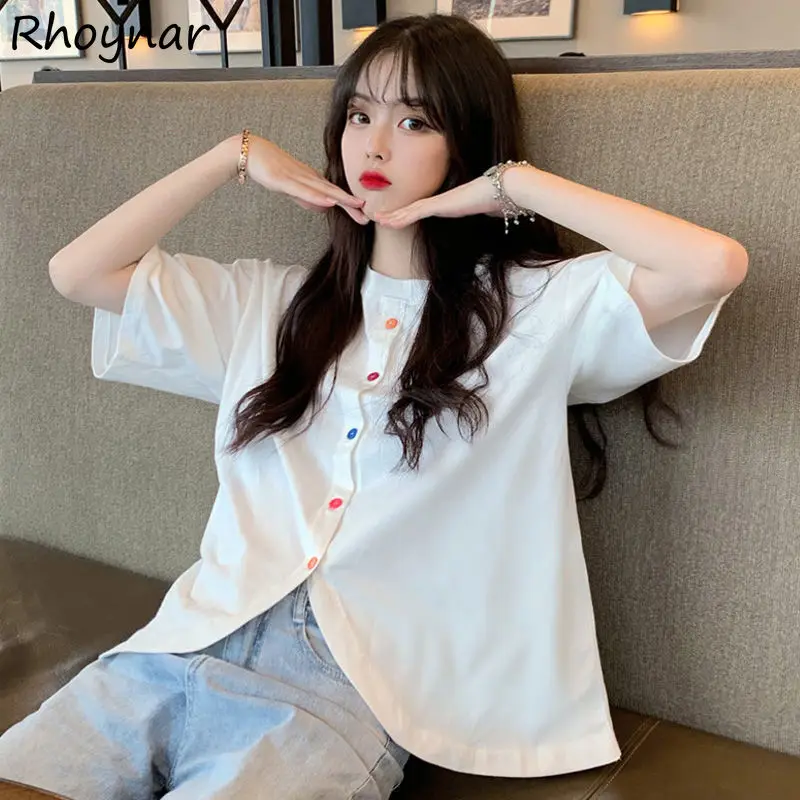 

Женские летние Дизайнерские однотонные простые белые футболки с круглым вырезом и пуговицами в стиле преппи, милая одежда для отдыха и праз...