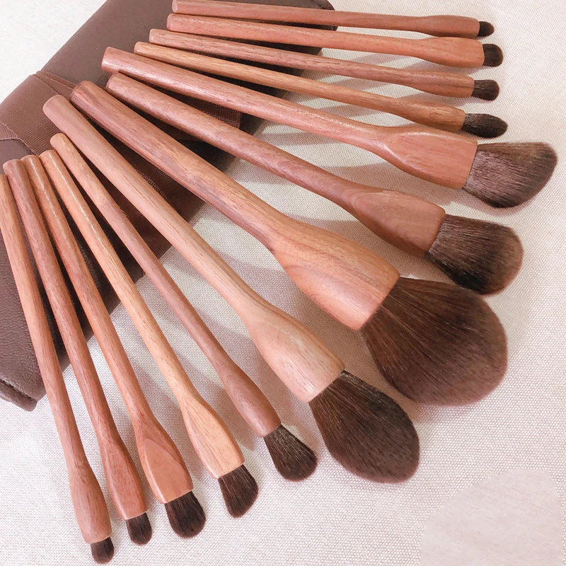 

14Pcs Set Black Walnut Makeup Brushes Cosmetic Powder Blush Foundation Eye Shadow Smudge Beauty Brush Tools Brocha de Maquillaje