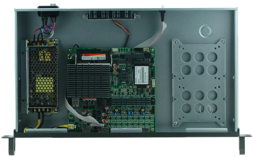 Причастником F2 Intel Celeron J1900 Настольный 4 LAN аппаратный брандмауэр pfsense Сетевая безопасность с 4 Гб Ram 64 Гб SSD