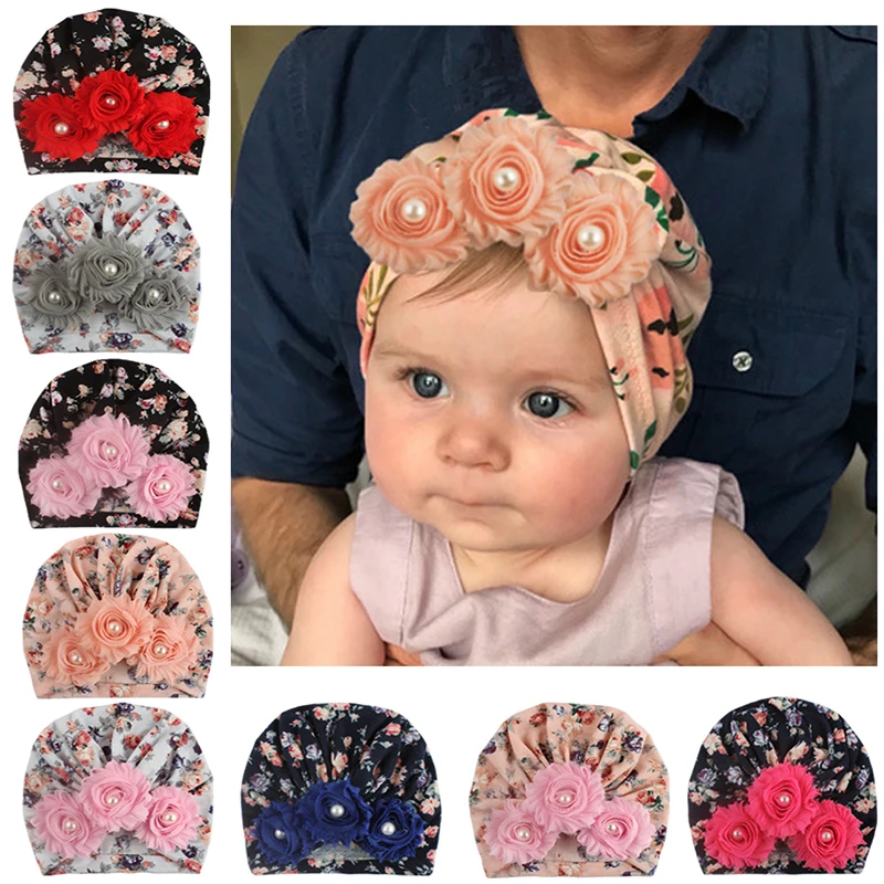 

Шапка-бини для новорожденных девочек, мягкая эластичная шапка с жемчужинами и тремя цветами, с цветочным принтом, Осень-зима