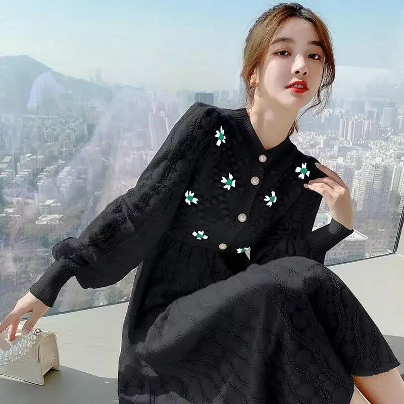 

Женское трикотажное платье до колен, элегантное облегающее платье с вышивкой, белое, черное платье в готическом стиле, Осень-зима 2023