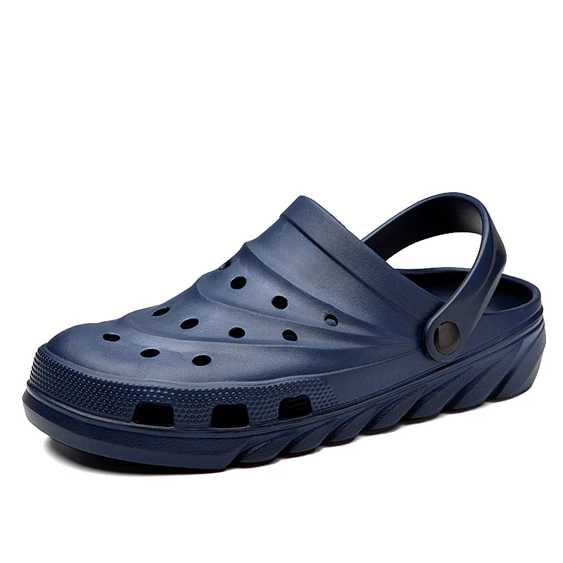 

2021 Men Sandals Crocks Summer Hole Shoes Crok Rubber Clogs EVA Unisex Garden Shoes Black Beach Flat Men Sandals Slippers