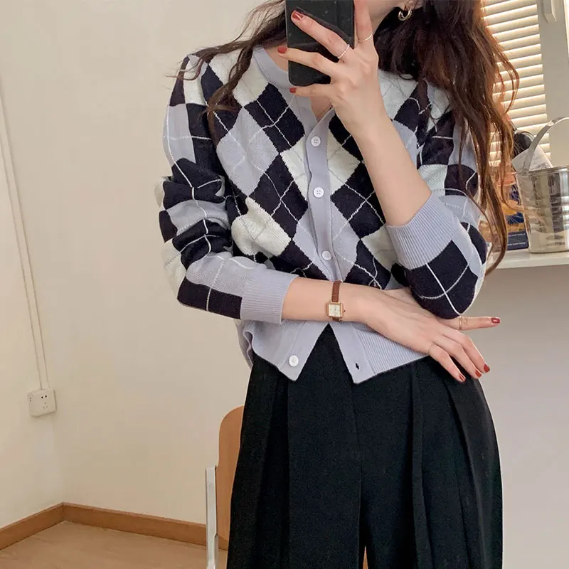 Женский трикотажный кардиган с длинными рукавами повседневный круглым вырезом в