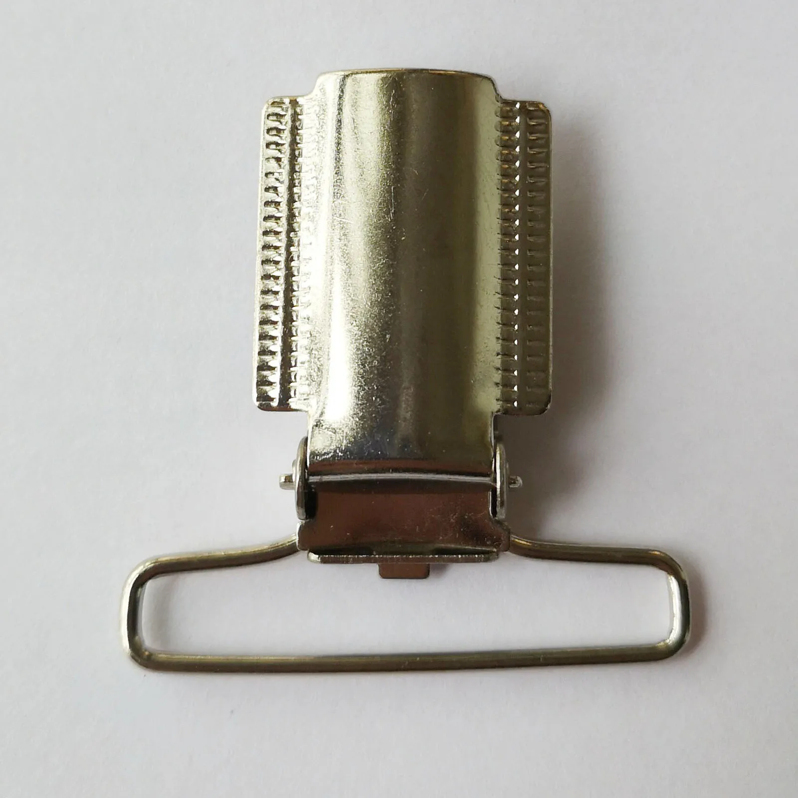 

50pcs Pacifier Suspender Clips Metal Suspender Clips for Bibs and Toys with Nubs metal adjuster 3.5cm