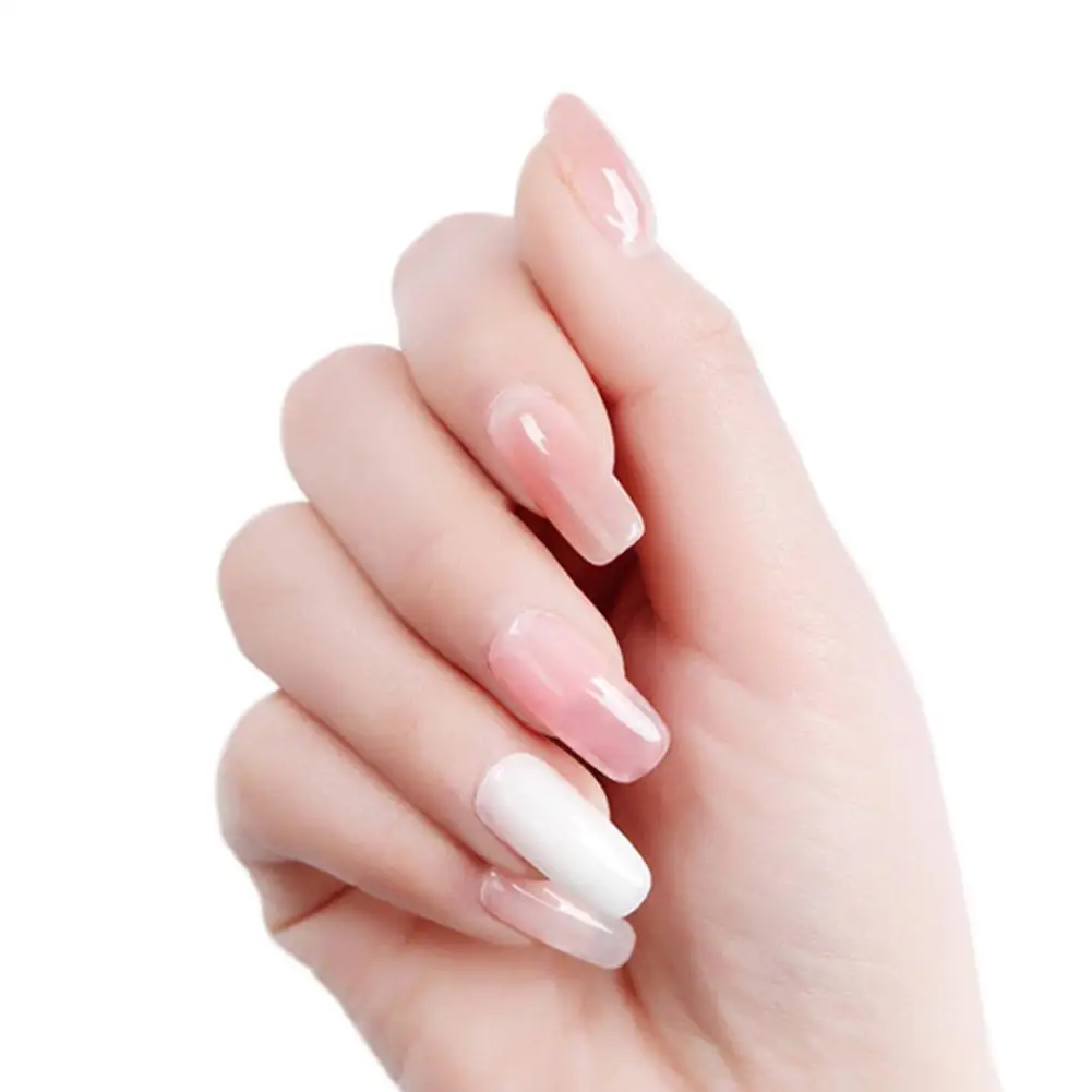 прозрачные ногти на руках. прозрачные ногти. классический маникюр. прозрачные ногти на руках. наращивание ногтей акригелем.