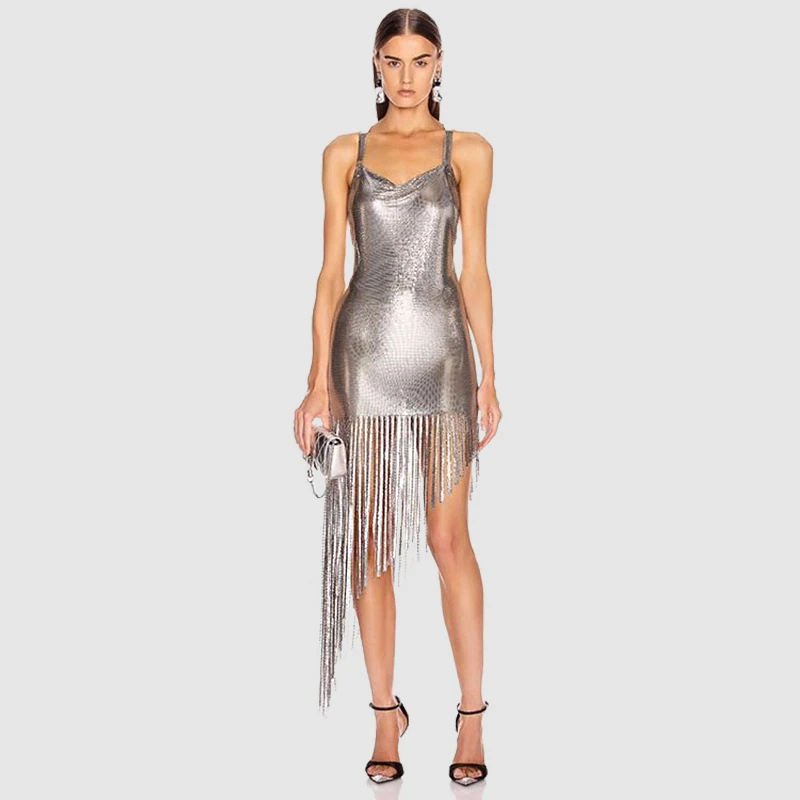 Блестящее мини-платье с кисточками и блестками перекрещивающимися лямками