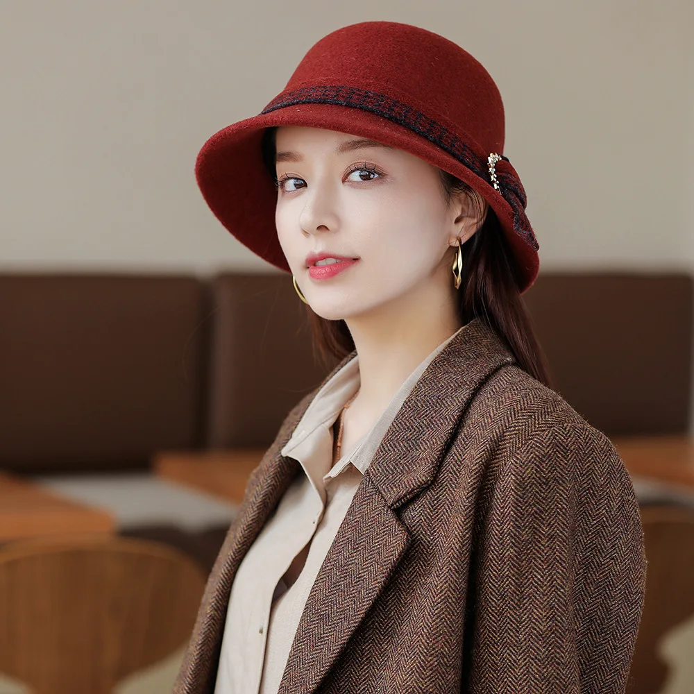 

2022 middle-aged And Old Lady Warm Outdoor Tourism all-sheep Cloth Bowknot Is The New Short Basin Of Fashion Hat Hat Luxury Cash