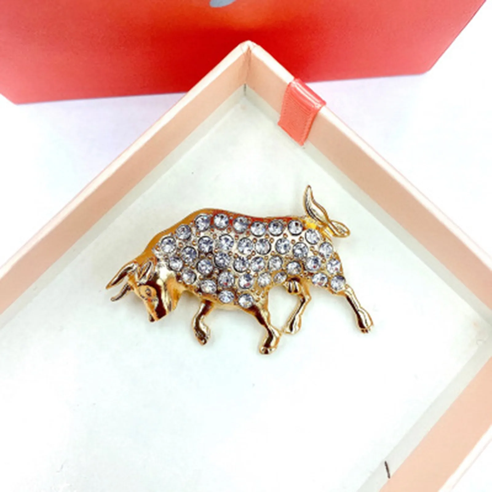 

Cute Cow Pin Brooches Animal Gold Color Clear Rhinestone Multiple Styles Women Girls Party Wedding Club Jewelry 1 Piece